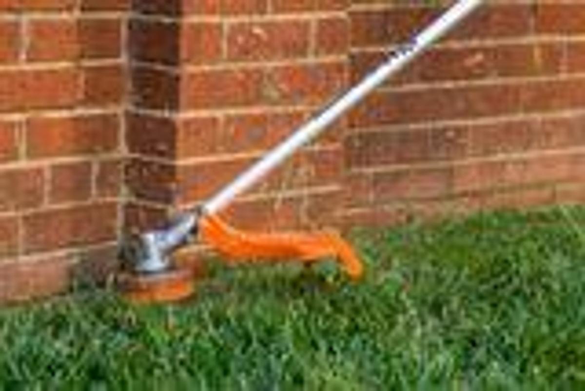 Husqvarna 330iKL Combi Switch + String Trimmer (battery and charger included)