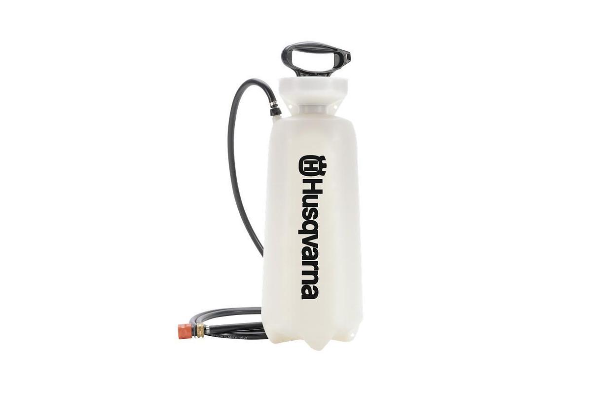 Pressurized water tank