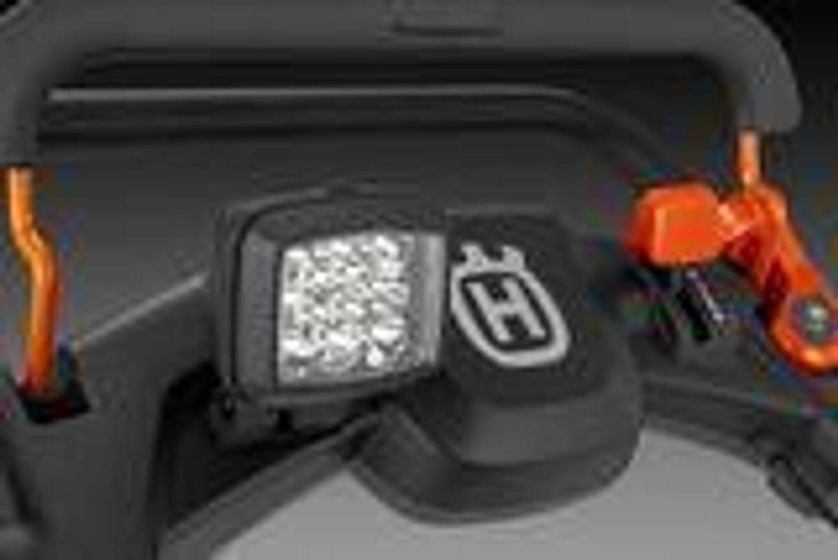 Husqvarna ST 143i Snow Blower