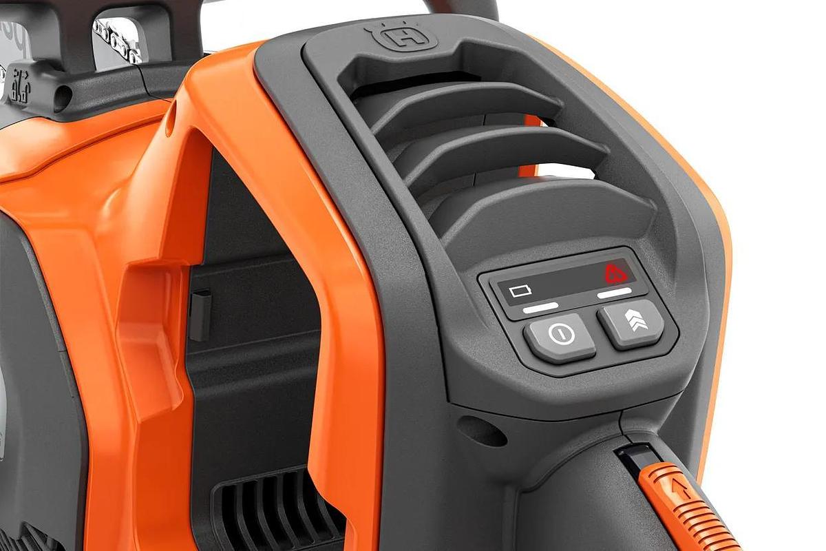Husqvarna 350i Power Axe without battery and charger
