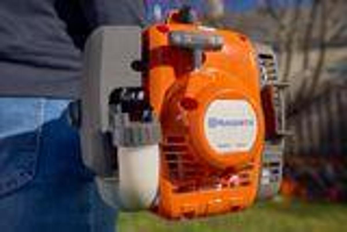 Husqvarna 122LKP