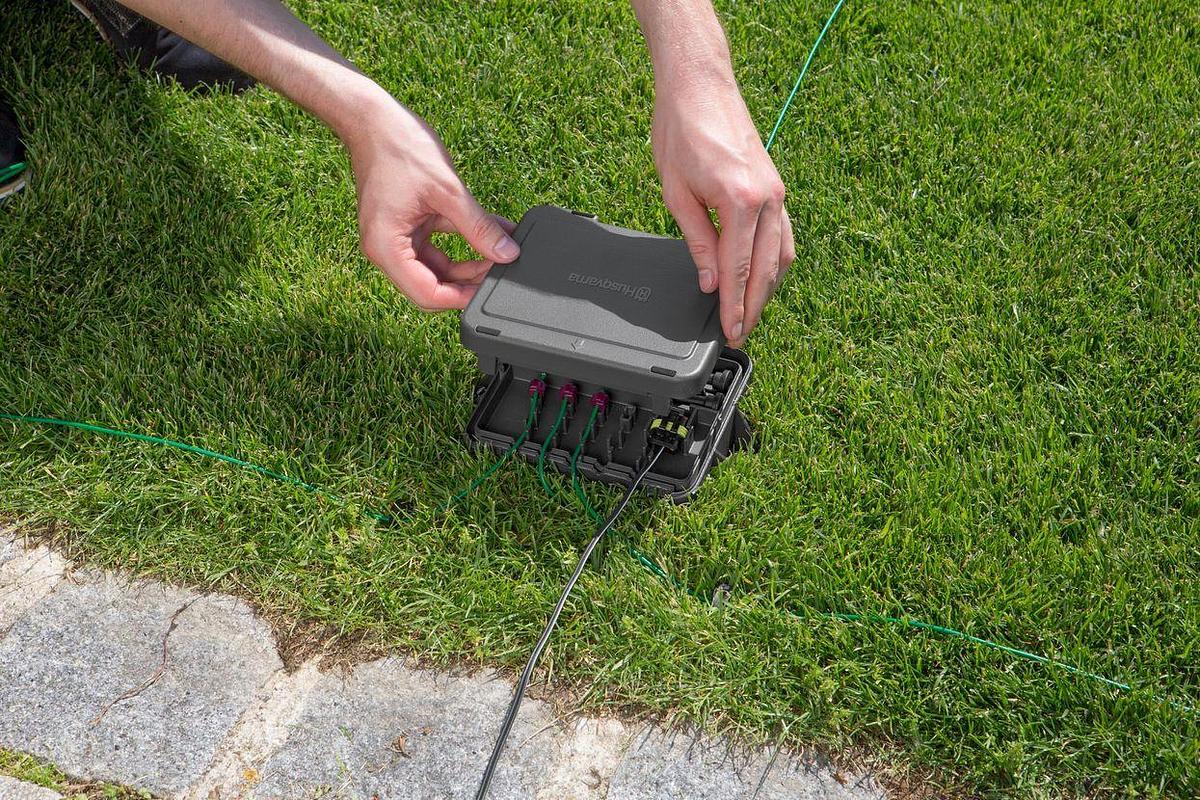 Connector protection box