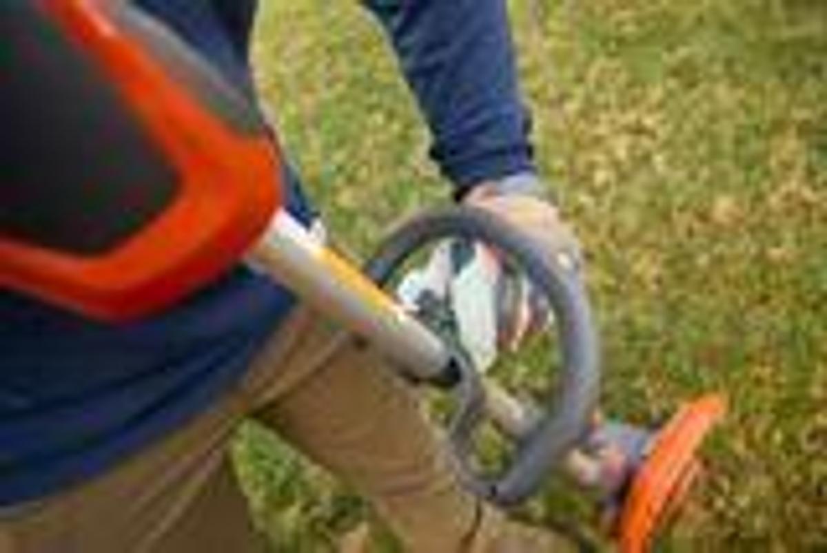 Husqvarna 110iL FLXi with Trimmer Attachment (battery and charger included)