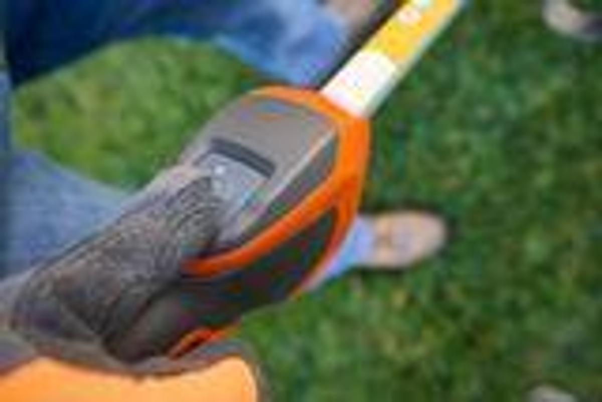 Husqvarna 110iL FLXi with Trimmer Attachment (battery and charger included)