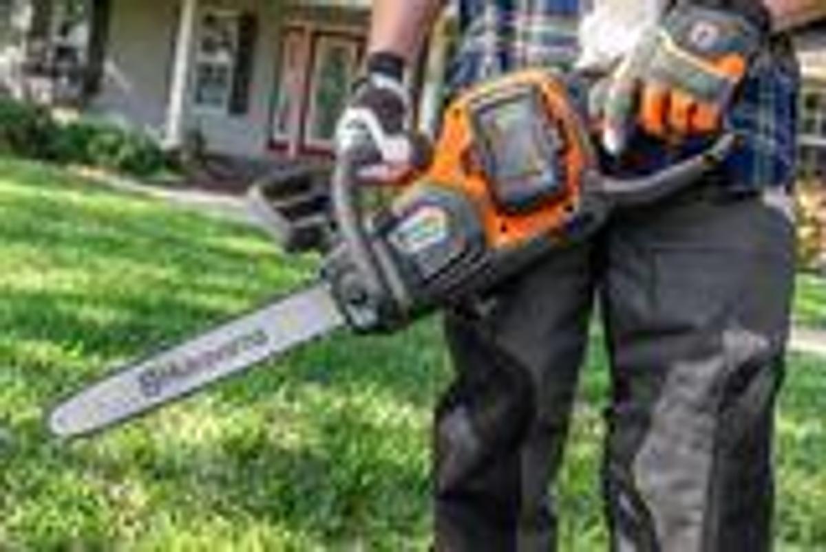 Husqvarna 350i Power Axe with battery charger