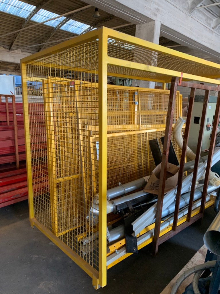 Usato 2003 Robot manipolatore marca Comau modello SMART H5 XL