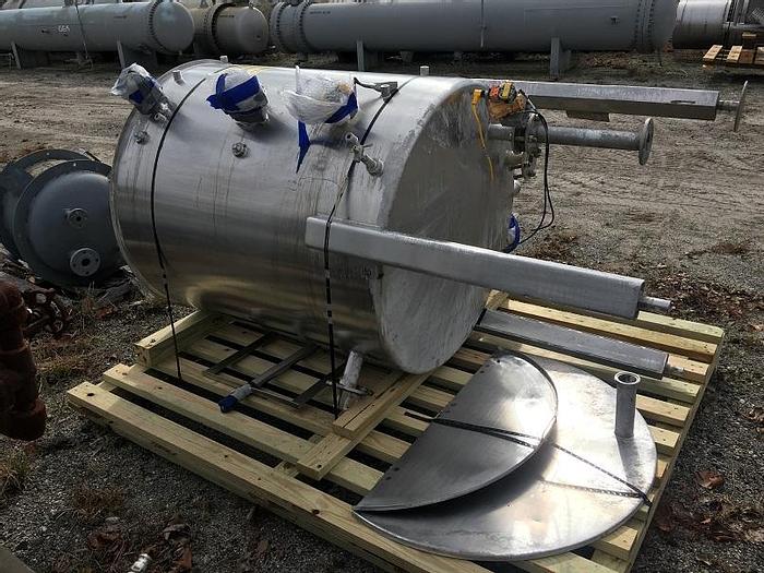 Used Used approximately 300 gallon 304 stainless steel vertical tank