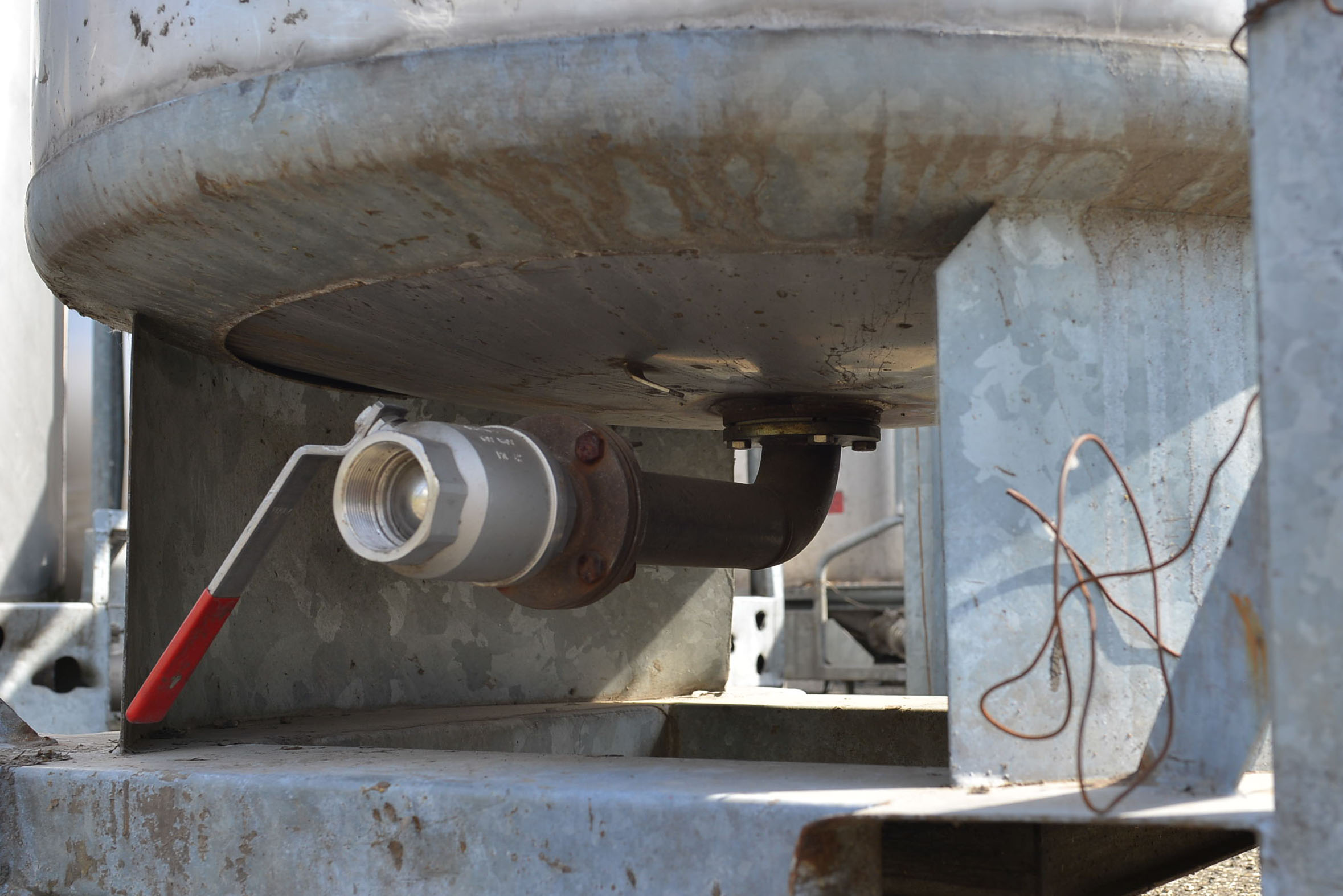 Used Serbatoio palettizzato da 998 litri in AISI 304