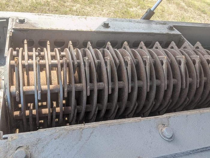 Used 1992 Early 90's LANE 2500 Tub Grinder  2500