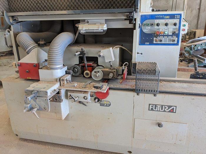 Usato 2001 Scorniciatrice Futura 4 alberi in condizioni di lavoro  EURO 230
