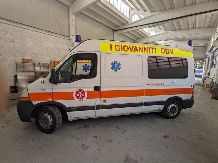 Usato Ambulanza per trasporto sanitario Renault Master