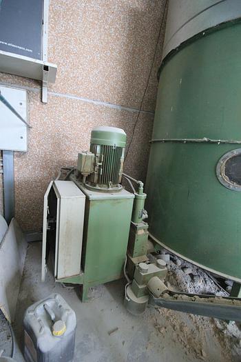 Usato Nazzareno Bricchettatrice usata in condizioni di lavoro