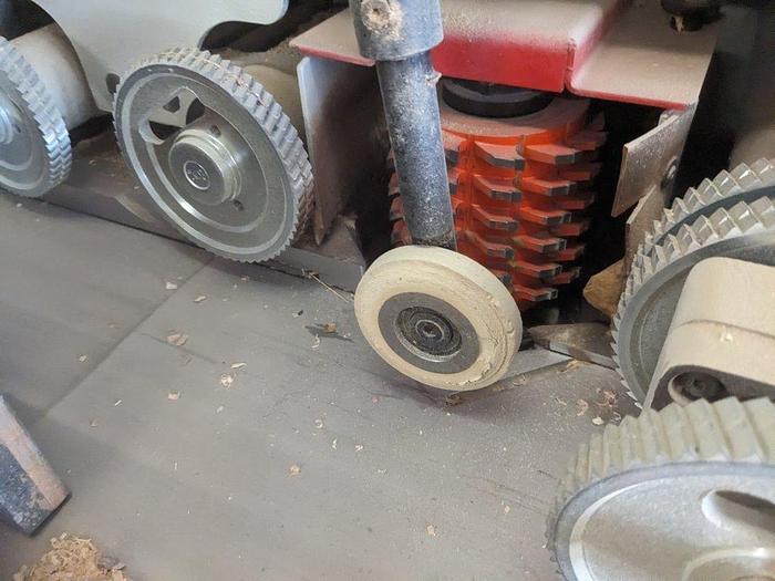 Usato 2001 Scorniciatrice Futura 4 alberi in condizioni di lavoro  EURO 230