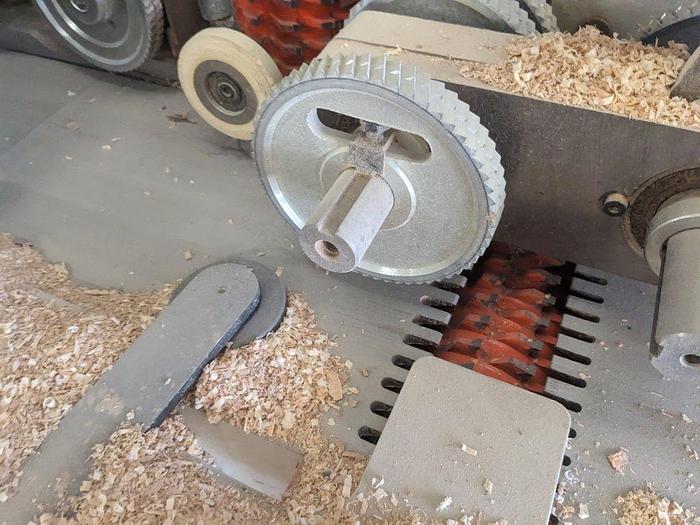 Usato 2001 Scorniciatrice Futura 4 alberi in condizioni di lavoro  EURO 230