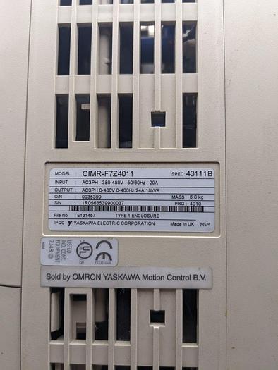 Usato YASKAWA Inverter Omron YASKAWA Varispeed F7 da 11kW CIMR-F7Z4011