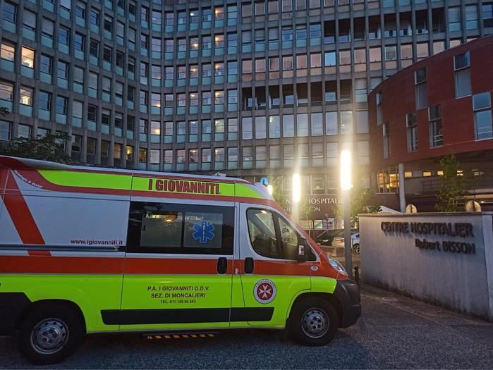 I Giovanniti - ambulanze lunghe distanze  trasporto lunga percorrenza   assistenza sanitaria  assistenza eventi Trasporto sanitario Aosta Lisieux