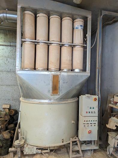 Usato Bricchettarice usata in condizioni di lavoro