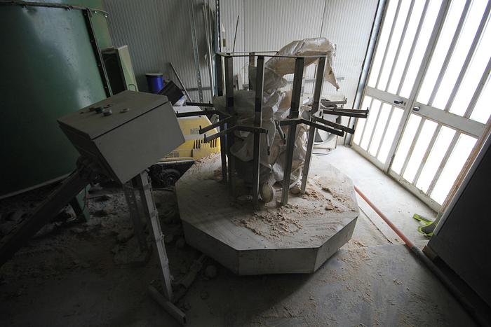 Usato Nazzareno Bricchettatrice usata in condizioni di lavoro