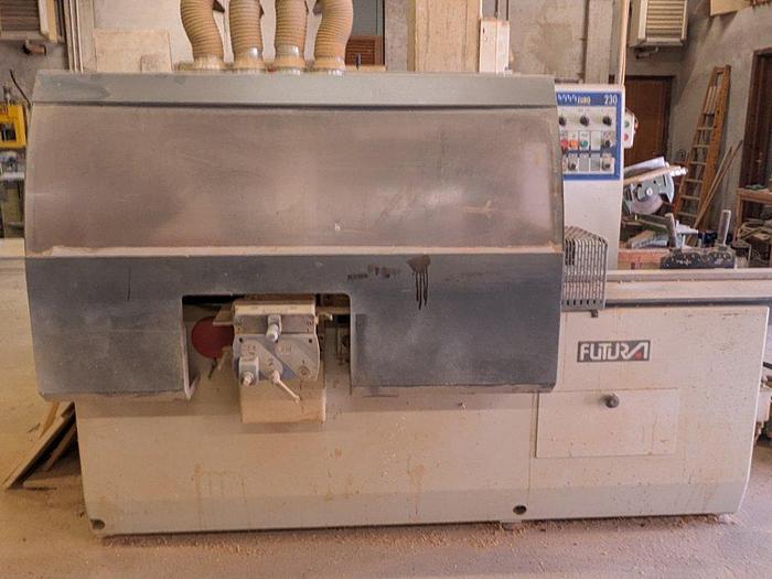 Usato 2001 Scorniciatrice Futura 4 alberi in condizioni di lavoro  EURO 230