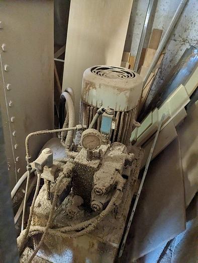 Usato Bricchettarice usata in condizioni di lavoro