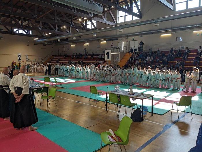 I Giovanniti - ambulanze lunghe distanze  trasporto lunga percorrenza   assistenza sanitaria  assistenza eventi Assistenza karate Palamaggiore di Leini