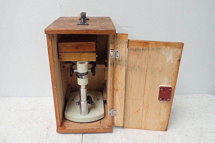 Used WPI Model PZM Stereo Microscope Stand with Oculars 20X 2X and Case