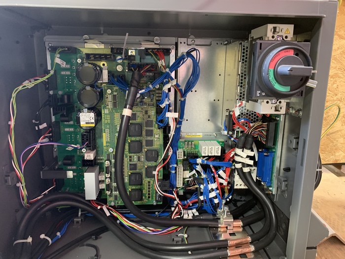 Used FANUC LR MATE 200iD/7H 5 AXIS CNC ROBOT WITH LR MATE R30iB CONTROLLER