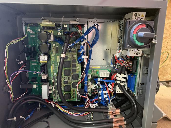 Used FANUC LR MATE 200iD/7H 5 AXIS CNC ROBOT WITH LR MATE R30iB CONTROLLER