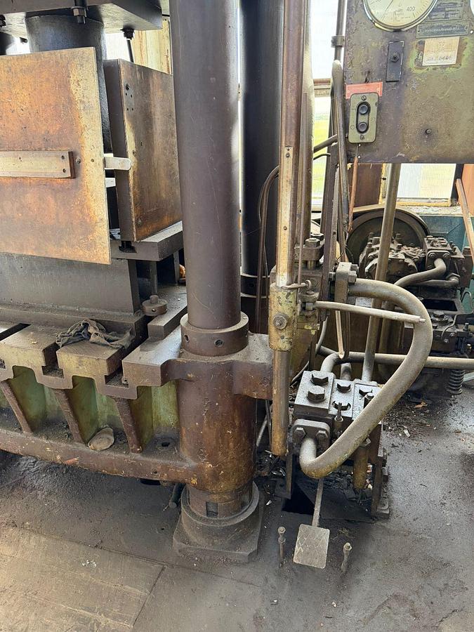 Used 1960  TOS Rakovnik CBJ 500-1 H-Frame Hydraulic Press