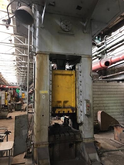 Used 1983 TMP VORONEZH KV 2536 400T Mechanical stamping trimming press