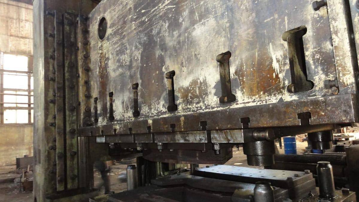 Used 1977 TMP K3540 1000TN Double-crank sheet stamping presses