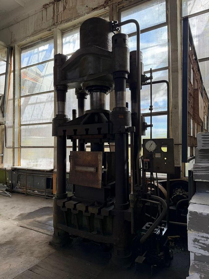 Used 1960  TOS Rakovnik CBJ 500-1 H-Frame Hydraulic Press