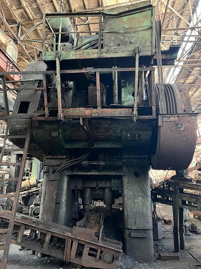 Used 1980 SMERAL LKM 4000 Hot stamping press