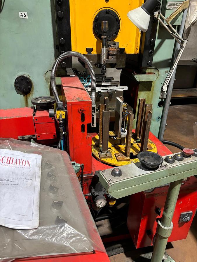 Used 1984 Barnaul KB8336, 400T Knuckle joint press