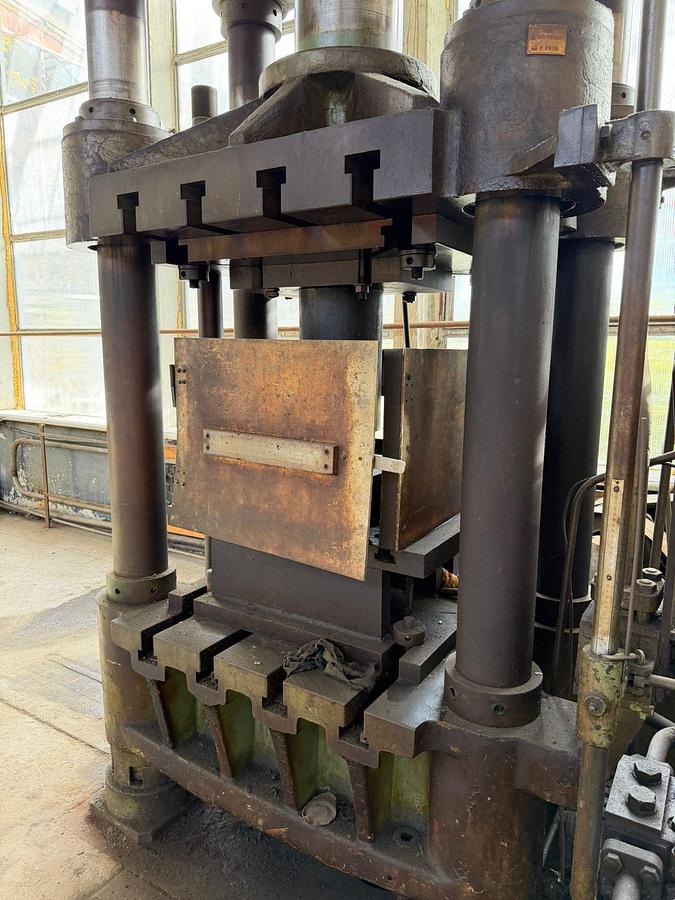 Used 1960  TOS Rakovnik CBJ 500-1 H-Frame Hydraulic Press