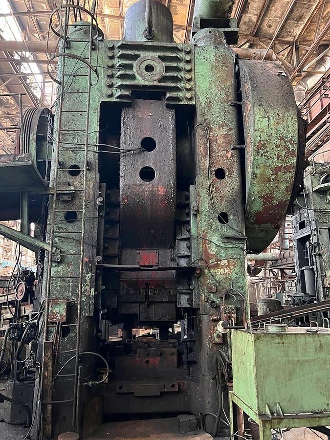 Used 1980 SMERAL LKM 4000 Hot stamping press