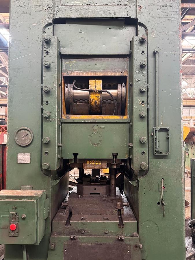 Used 1981 Barnaul K8340 1000T Knuckle Joint Press