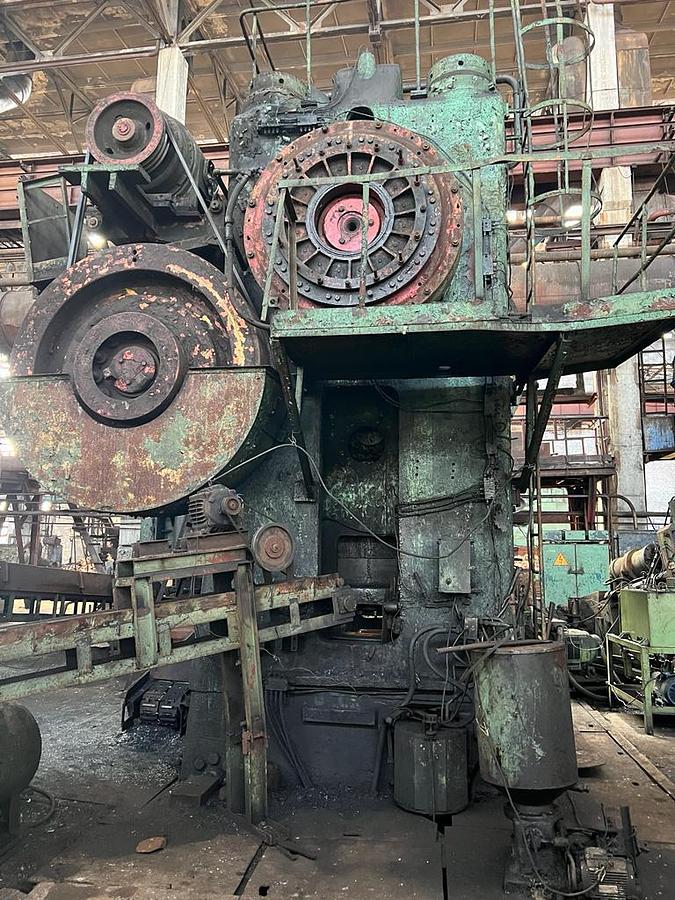 Used 1980 SMERAL LKM 4000 Hot stamping press