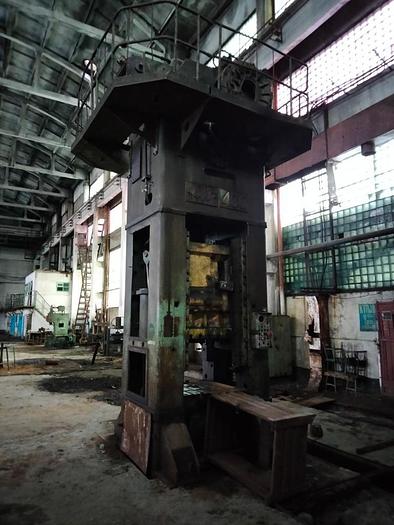 Used 1983 TMP VORONEZH KV 2536 400T Mechanical stamping trimming press