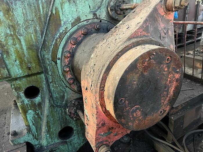 Used 1972 ODESSAPRESSMASH P6738, 630T Horizontal Hydraulic press for pressing of wheelsets