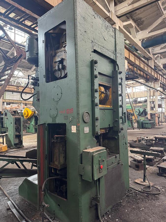 Used 1981 Barnaul K8340 1000T Knuckle Joint Press