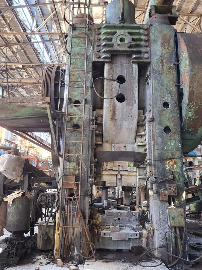 Used 1980 SMERAL LKM 4000 Hot stamping press