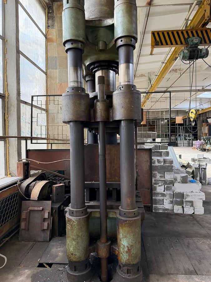 Used 1960  TOS Rakovnik CBJ 500-1 H-Frame Hydraulic Press