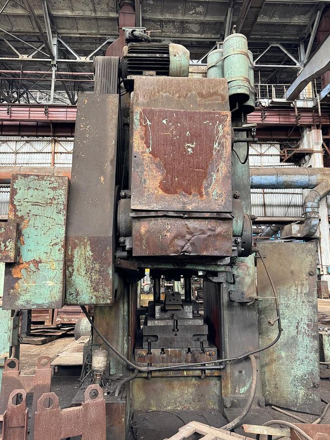 Used Barnaul AC5752 (K8342) 1600T knuckle-joint coining press