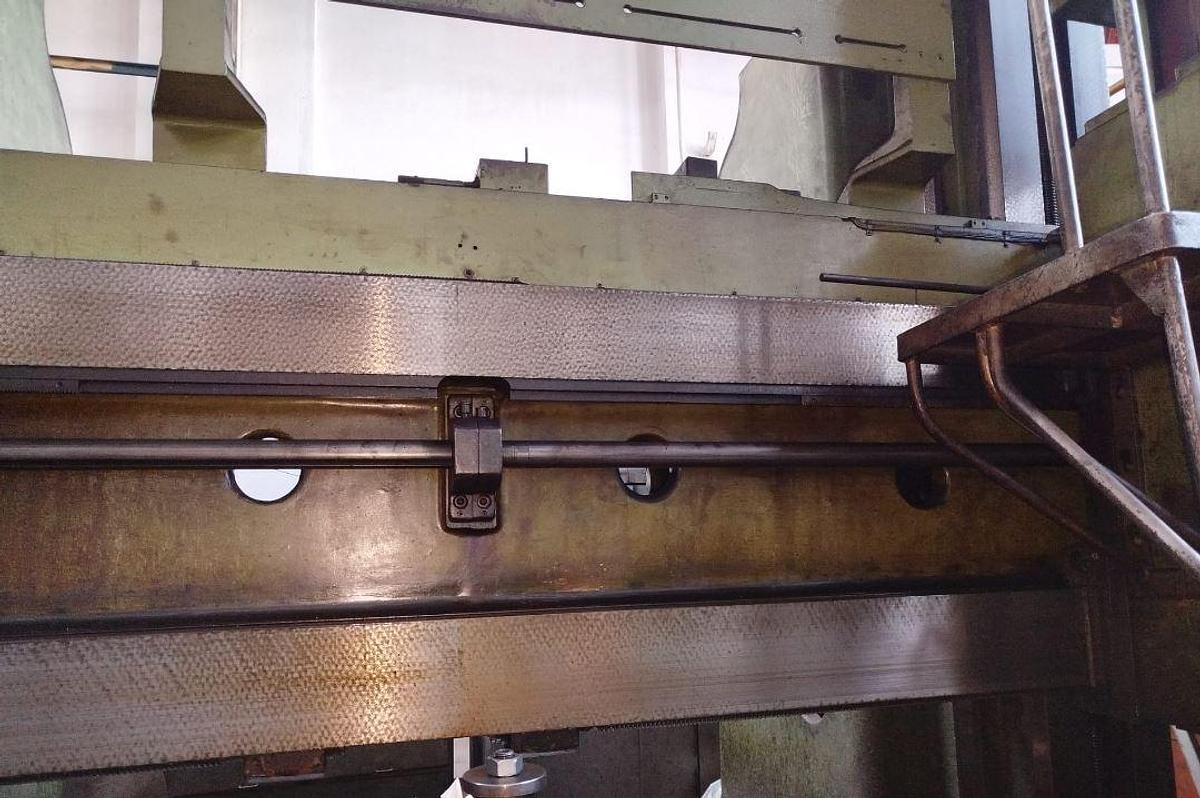 Used CKD BLANSKO SK25A Vertical Turning Lathe