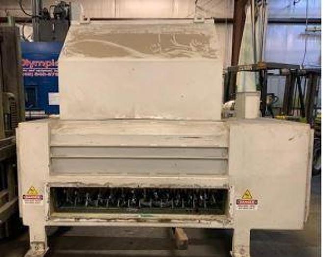 Used BLOAPCO SHREDDER MODEL 3CXS-4058-V W/ CONVEYOR 40 HP