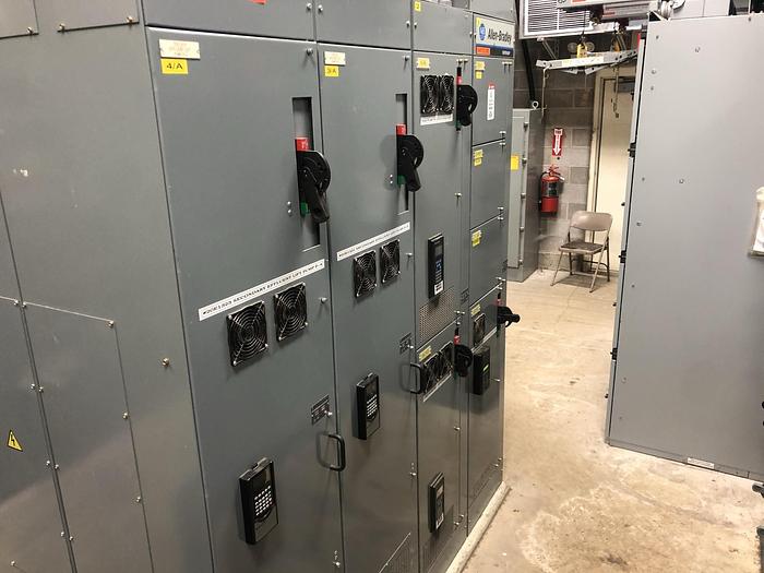 Used ALLEN BRADLEY CENTERLINE MCC SECTION WITH POWERFLEX DRIVES