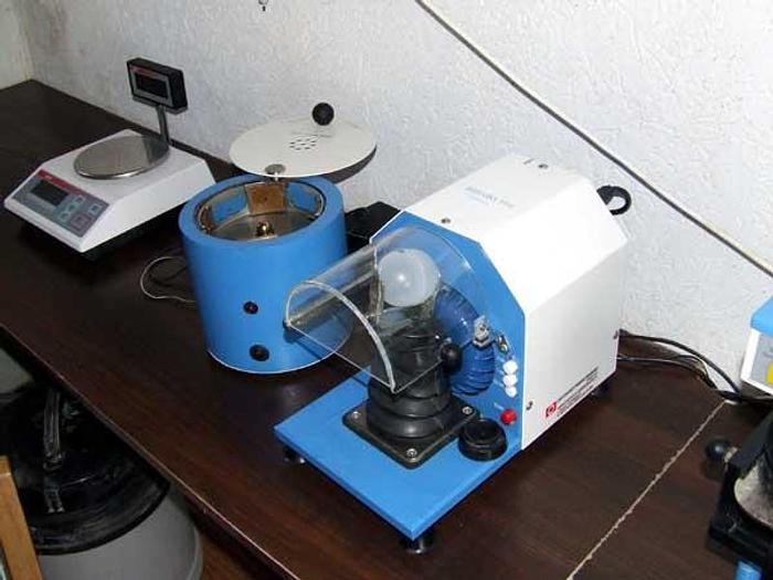 Used Młyn do przemiału zbóż na mąkę z własnym laboratorium