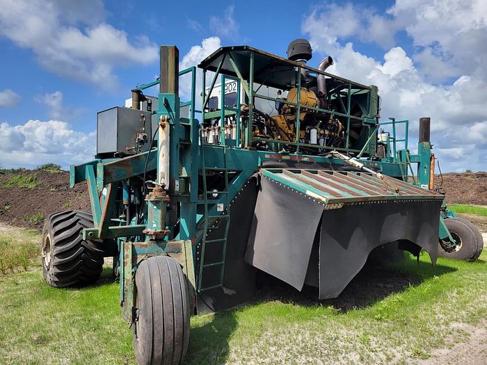 Used 2007 Frontier  FM 18 windrow Turner 