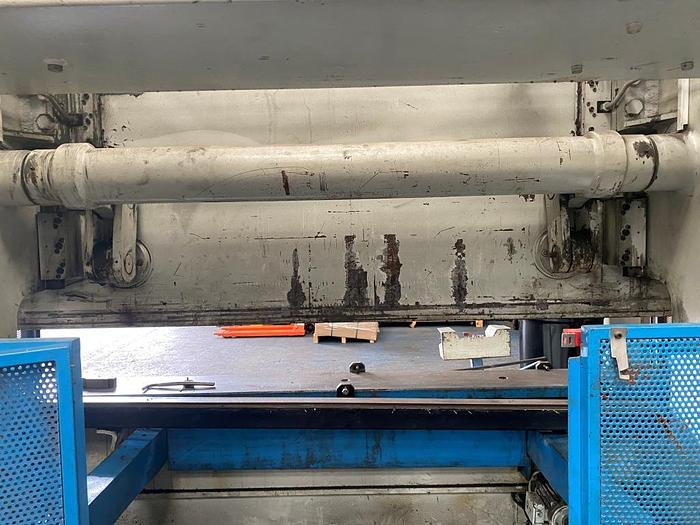 Used 1997 Durma HAP30250 NC Pressbrake